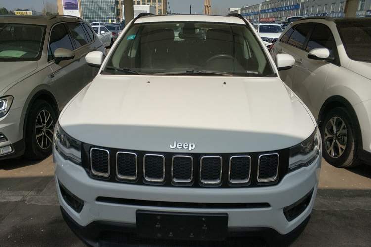 Used  Compass 2017 200T Automatic Family Edition
