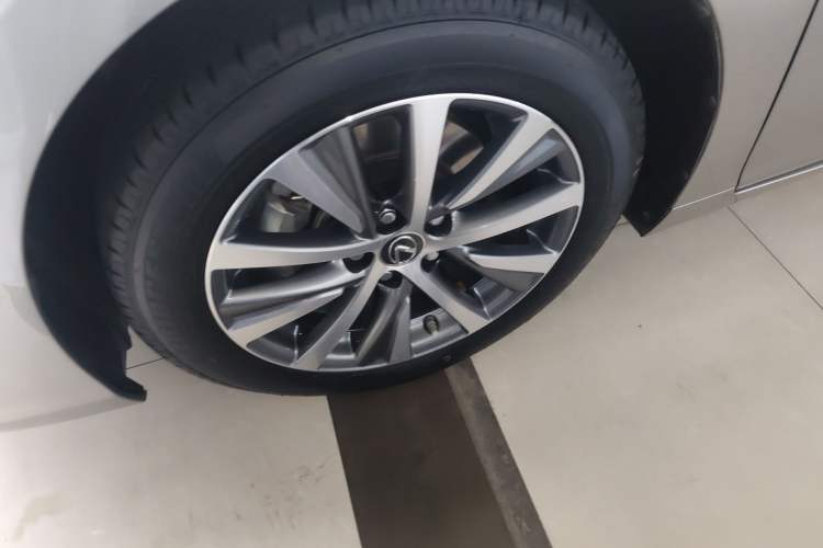 Used Lexus ES 2020 300h Premier Edition
