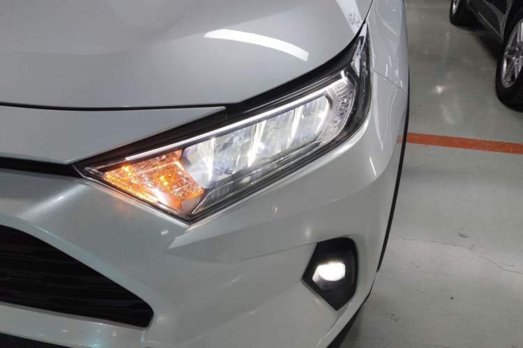 Used Toyota RAV4 2023 2.0L CVT Two-Wheel Drive Urban Edition
