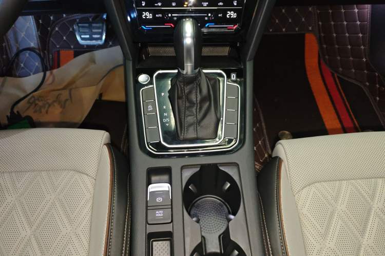 Used Volkswagen Magotan 2023 2 Million Units Commemorative Edition 330TSI DSG Luxury Version