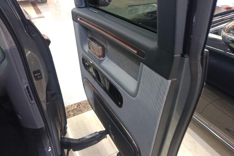 Used Zeekr MIX 2025 Intelligent Driving Version
