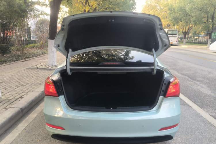 Used Hyundai Mistra 2014 1.8L Automatic Smart GLS
