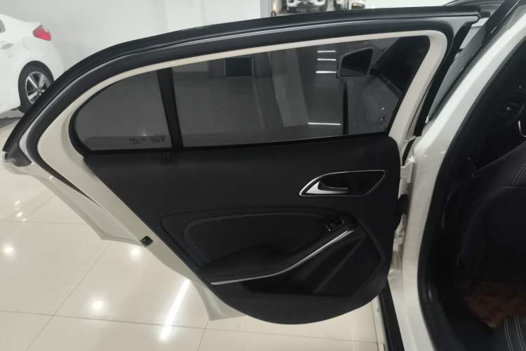 Used Mercedes-Benz GLA 2015 GLA 200 Fashion Model