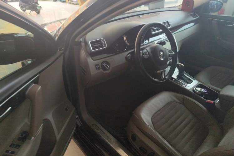 Used Volkswagen Magotan 2015 Facelift 1.8TSI Luxury Model
