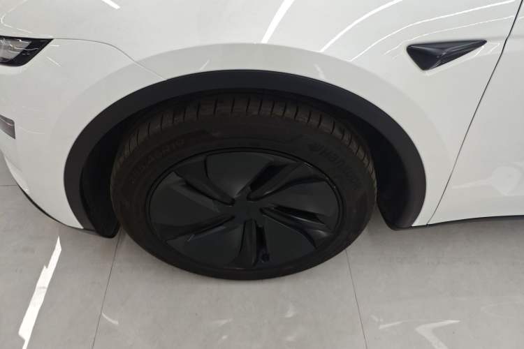 Used Tesla Model Y 2025 Long-Range All-Wheel Drive First Edition