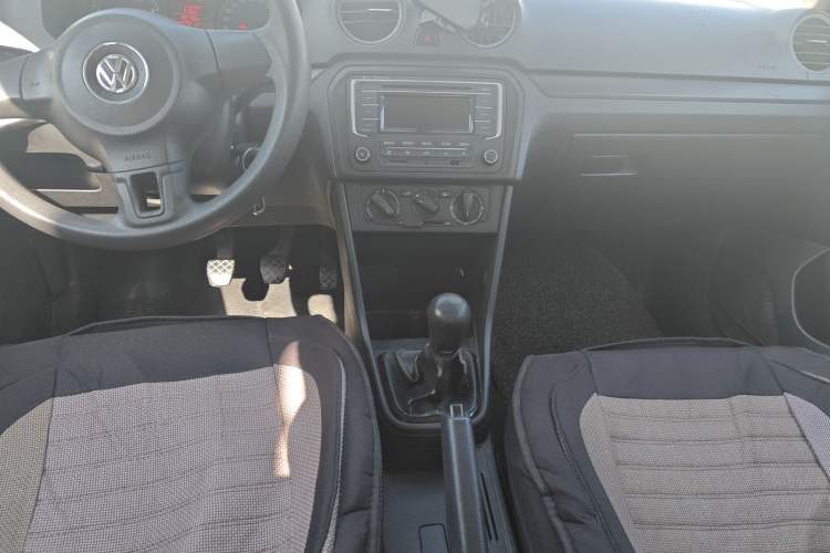 Used Volkswagen Jetta 2015 1.6L Manual Fashion Edition
