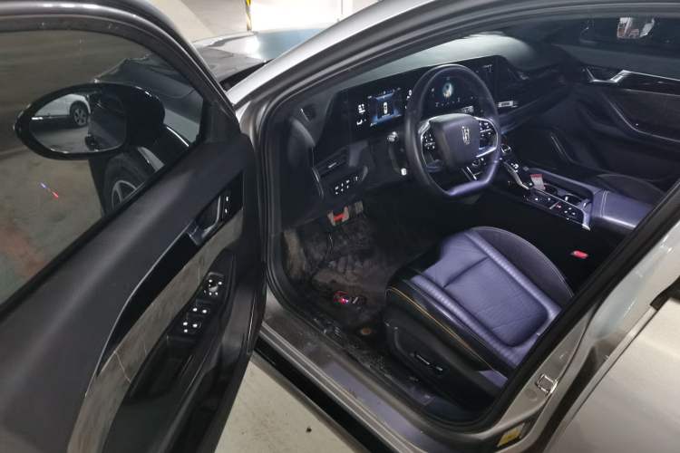 Used Bestune B70S 2022 2.0T War God King