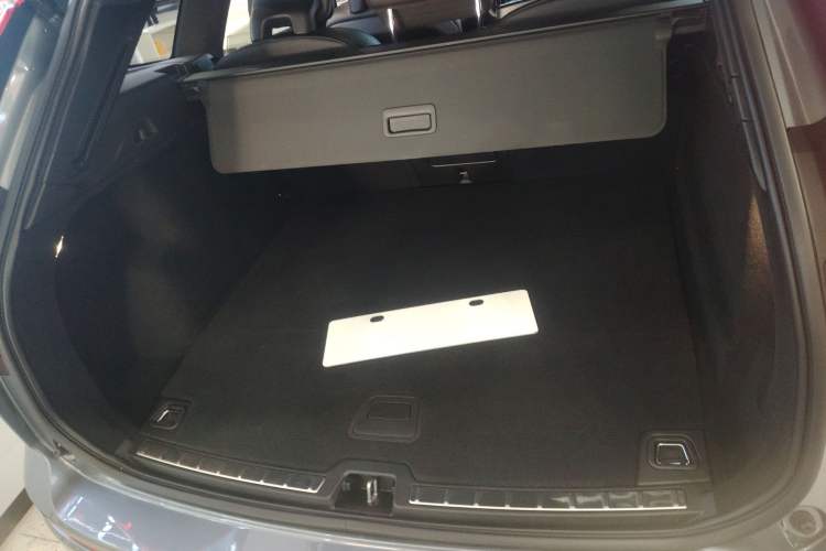 Used Volvo XC60 New Energy 2019 T8 E-Drive Hybrid Intelligent Luxury Sport Edition China V Standard
