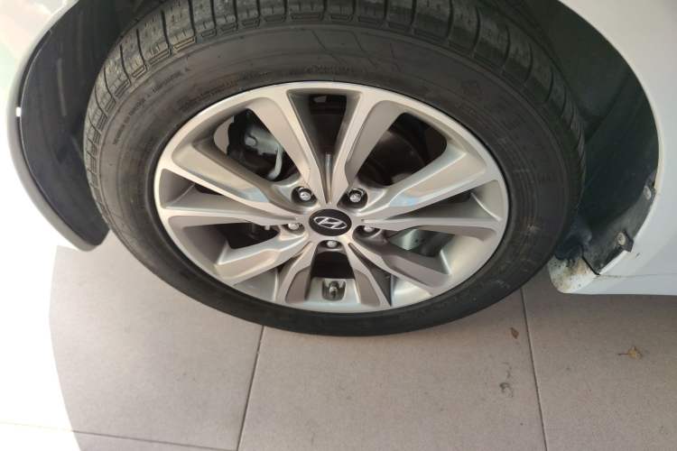 Used Hyundai Sonata 2014 2.4L Automatic Leading Edition China IV Standard
