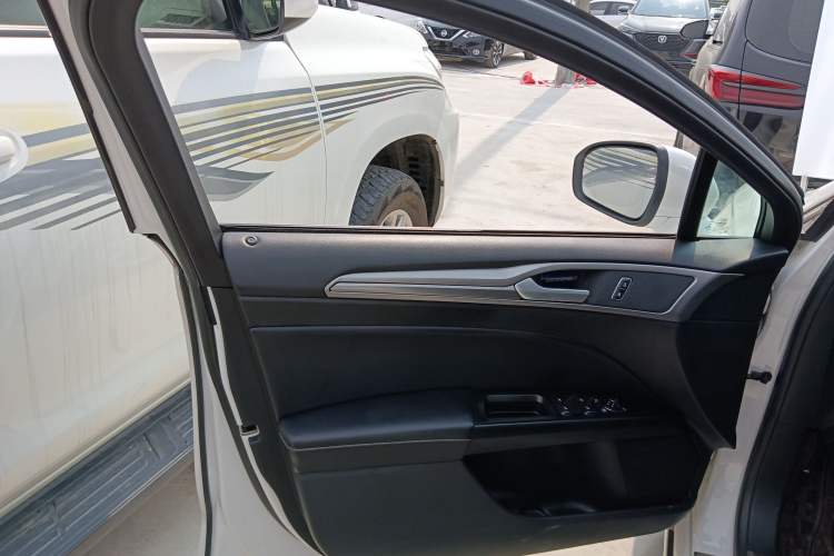 Used Ford Mondeo 2017 EcoBoost 200 Stylish Model
