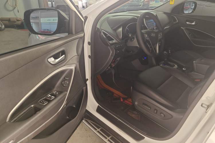 Used Hyundai Santa Fe 2015 2.0T Automatic 4x4 Smart 7-Seater