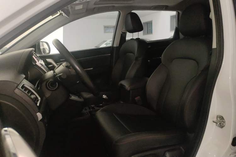 Used Haval M6 2019 1.5T DCT Two-Wheel Drive Elite Version China VI Standard
