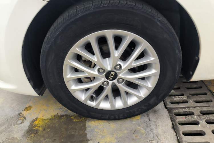 Used Kia K2 2017 Sedan 1.4L Manual Transmission GLS
