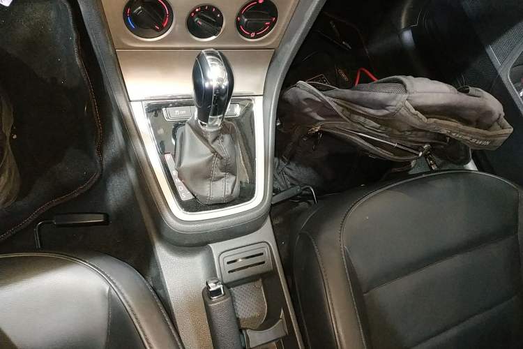 Used Volkswagen Lavida 2013 Restyled Classic 1.6L Automatic Comfort Edition
