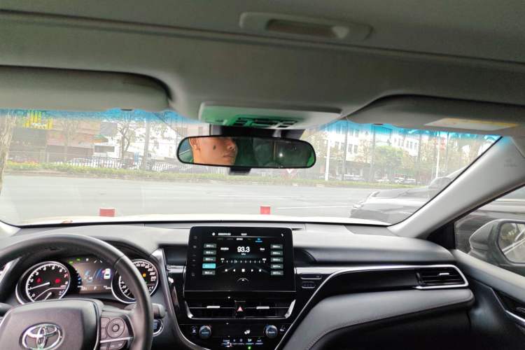 Used Toyota Camry 2023 2.0G Luxury Edition
