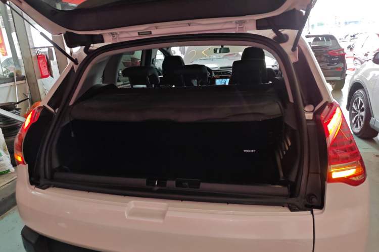 Used Peugeot 3008 2015 1.6THP Automatic Classic Edition
