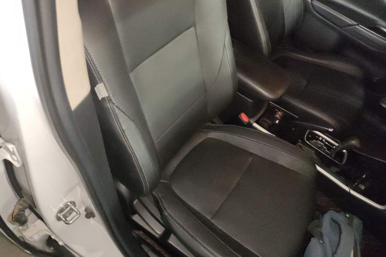 Used Mitsubishi Outlander 2018 2.0L Two-Wheel Drive Glory Edition 5 Seats
