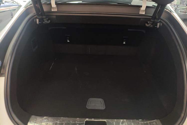 Used  12 2025 Ultra Extended-Range Edition
