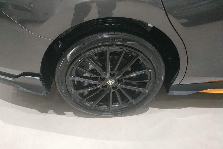 Used Changan UNI-V 2025 1.5T 500Bar Prestige Sporty Version