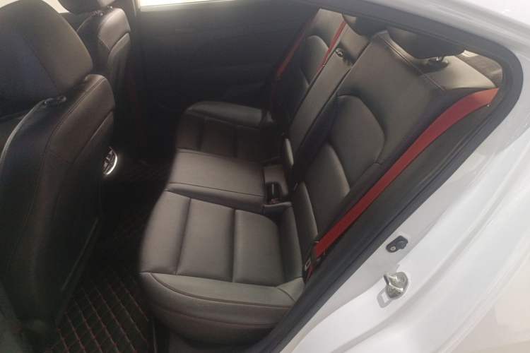 Used Hyundai Elantra 2020 1.4T Dual-Clutch Xuan Dong · Dynamic Version
