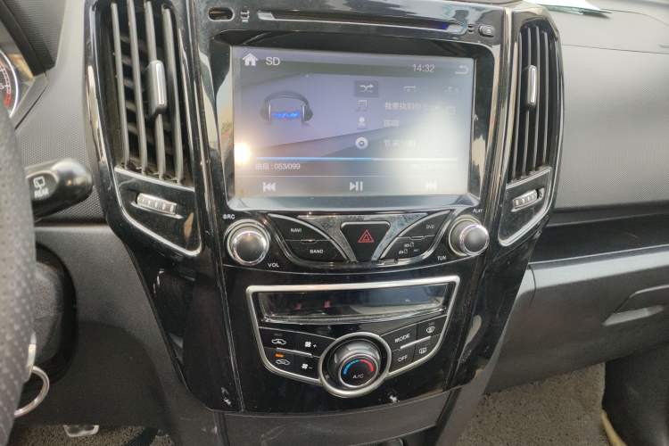 Used Great Wall M4 2014 1.5L manual Comfort trim level
