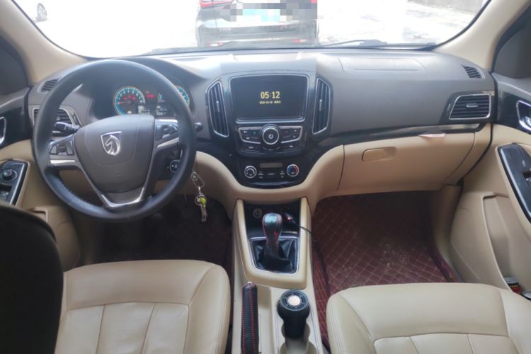 Used Baojun 730 2014 1.5L manual luxury trim 7 seats