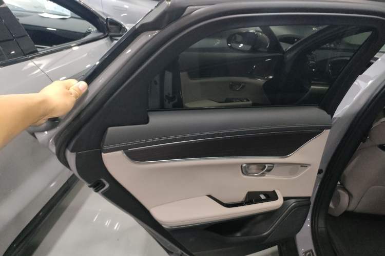 Used BYD Han 2025 DM-i Intelligent Driving Edition 125KM LiDAR Flagship Model
