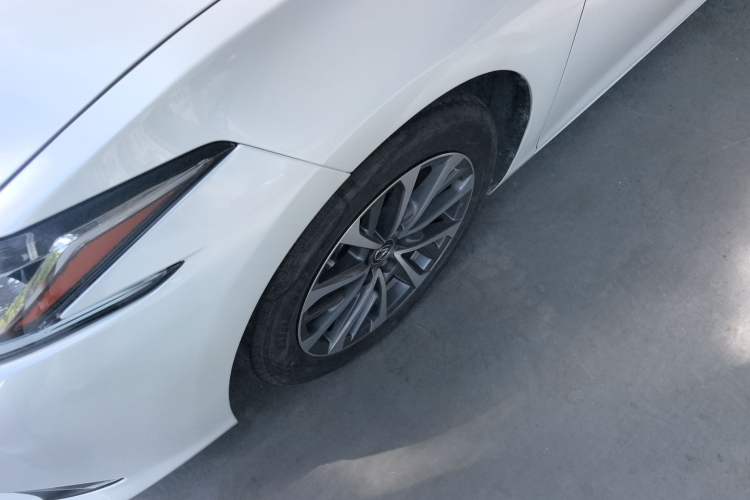 Used Lexus ES 2023 200 Excellence Edition

