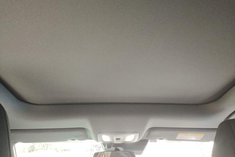 Used Changan UNI-V 2023 2.0T Leading-Speed Edition
