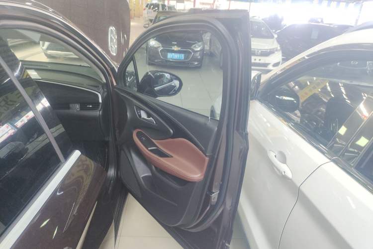 Used Buick Envision 2018 28T Four-Wheel Drive Luxury Model
