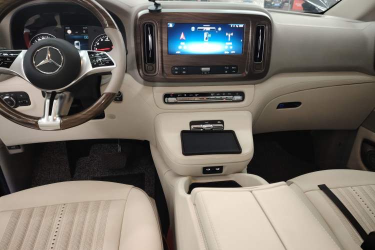 Used Mercedes-Benz Vito 2024 2.0T Business Version 7 Seats
