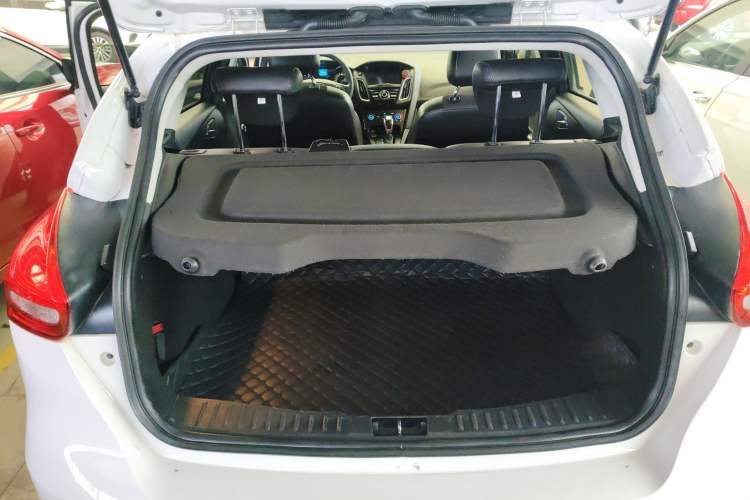 Used Ford Focus 2018 Hatchback Classic 1.6L Automatic Trendy SmartDrive Edition