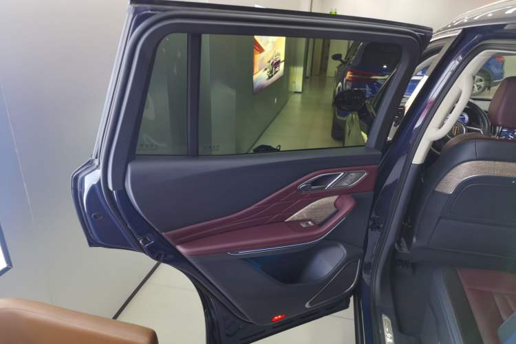 Used Hongqi HS7 2023 2.0T Automatic All-Wheel-Drive Flagship Edition Six Seats
