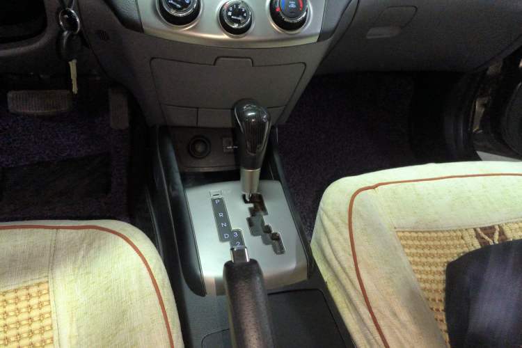 Used Hyundai Celesta 2015 1.6L Automatic Comfort Model
