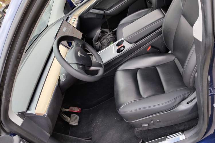 Used Tesla Model Y 2021 Long-Range All-Wheel-Drive Version 3D7
