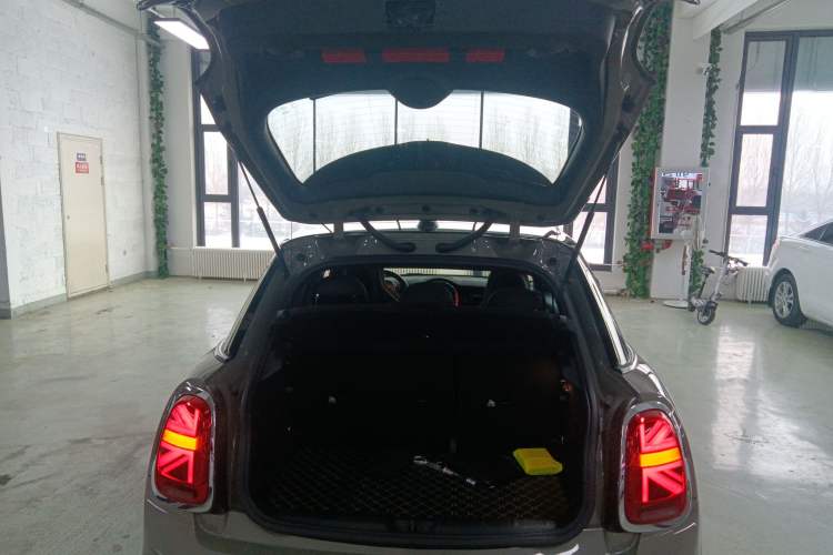 Used  MINI 2019 1.5T COOPER Racing Edition Five-Door Model