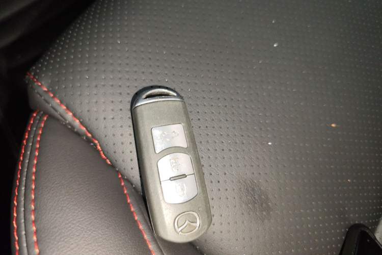 Used Mazda Mazda 3 Axela 2016 Sedan 1.5L Automatic Comfort Model
