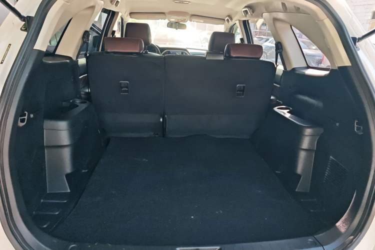 Used JMC Yusheng S350 2016 2.0T Automatic Two-Wheel Drive Gasoline Luxury Edition 5 Seats
