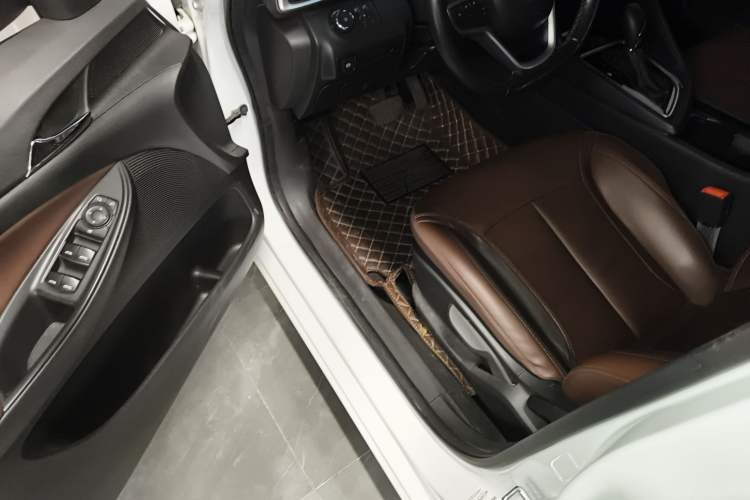 Used Buick GL6 2018 18T 6-Seater Luxury Model
