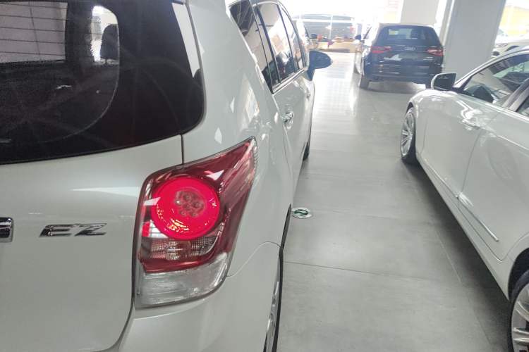 Used Toyota Verso 2014 Starlight 180E CVT Elite Edition
