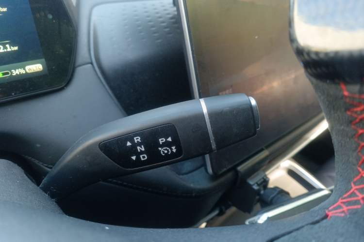 Used  SL03 2023 200Max Range-Extended Version
