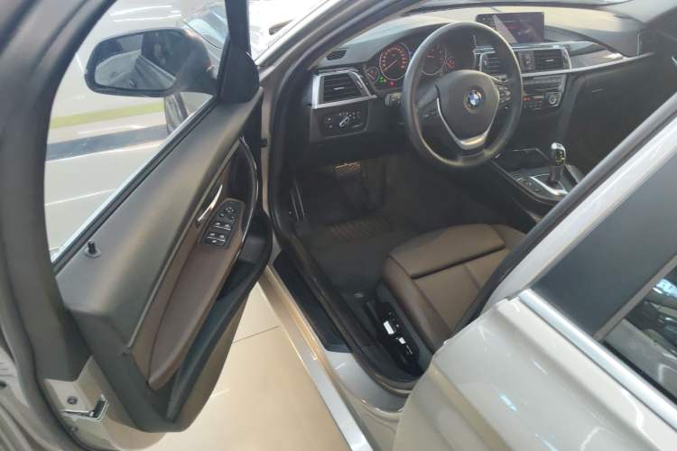 Used BMW 3 Series 2019 320Li Fashion Model
