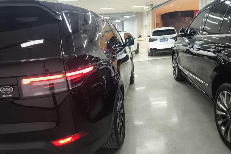 Used Land Rover Discovery 2019 3.0 SC V6 SE