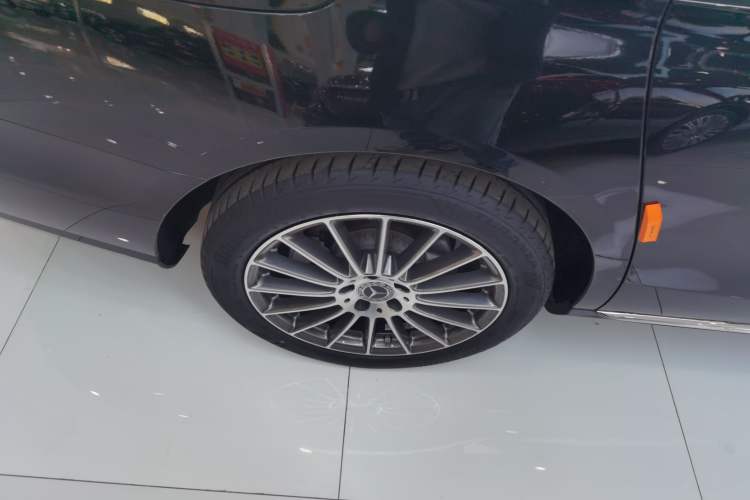 Used Mercedes-Benz E-Class 2023 Facelift E 260 L
