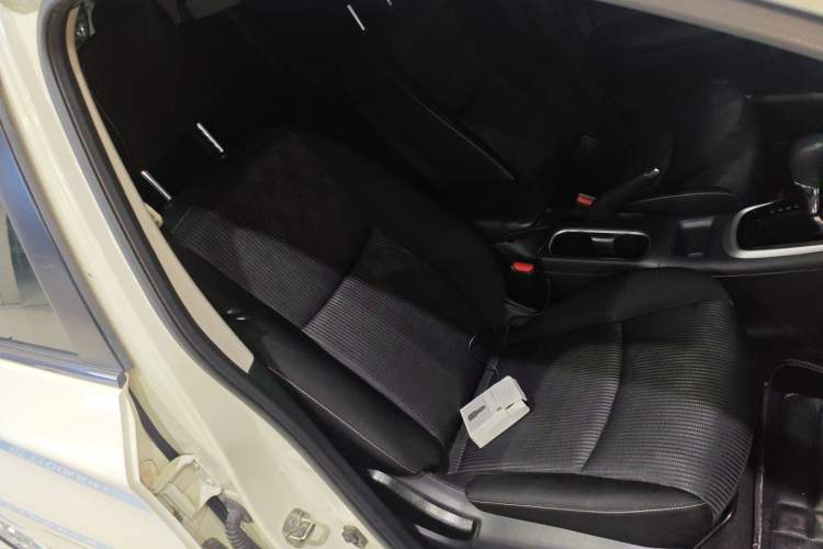 Used Nissan Tiida 2016 1.6L CVT Cool Dynamic Edition