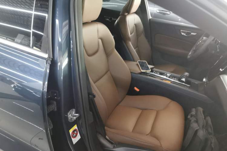 Used Volvo S60 2024 B4 Zhiyi Luxury Edition