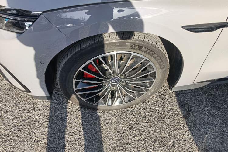 Used BYD Han 2025 EV with 701 km of Laser Radar-Enabled Intelligent Driving