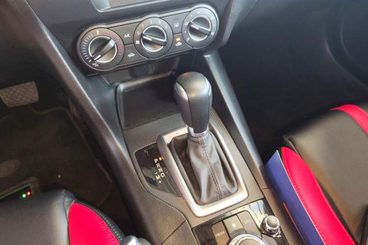 Used Mazda Mazda 3 Axela 2017 Sedan 1.5L Automatic Comfort Model Emission Standard China V
