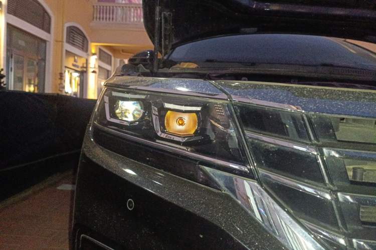 Used Volkswagen Passat 2020 Facelift 330TSI Elite Edition China VI Standard
