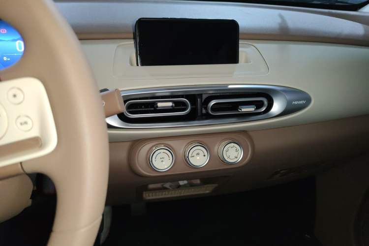 Used Wuling Hongguang MINIEV 2025 Four-Door Version Advanced Edition